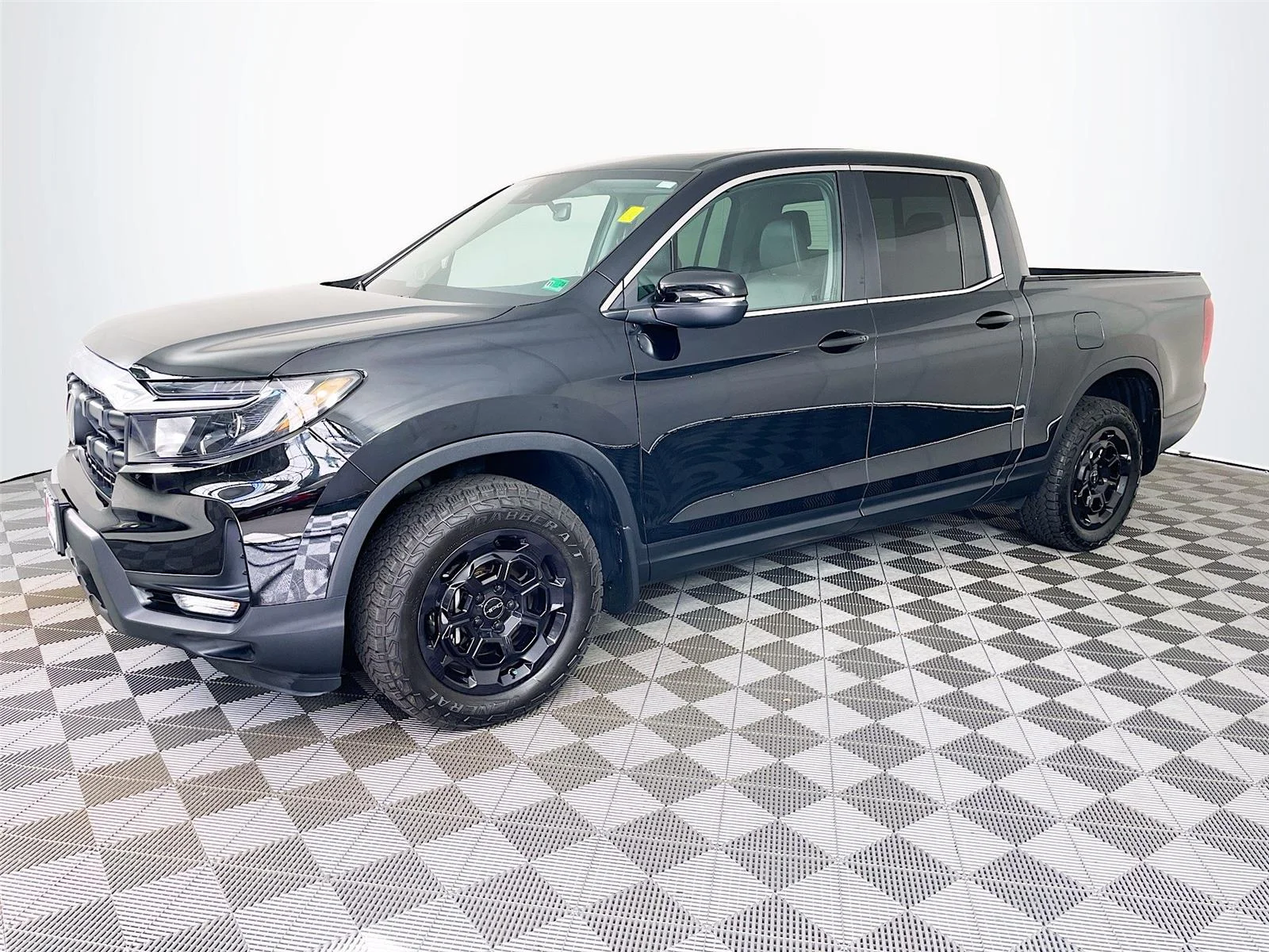Certified Used 2025 Crystal Black Pearl Honda RTL+ image 3