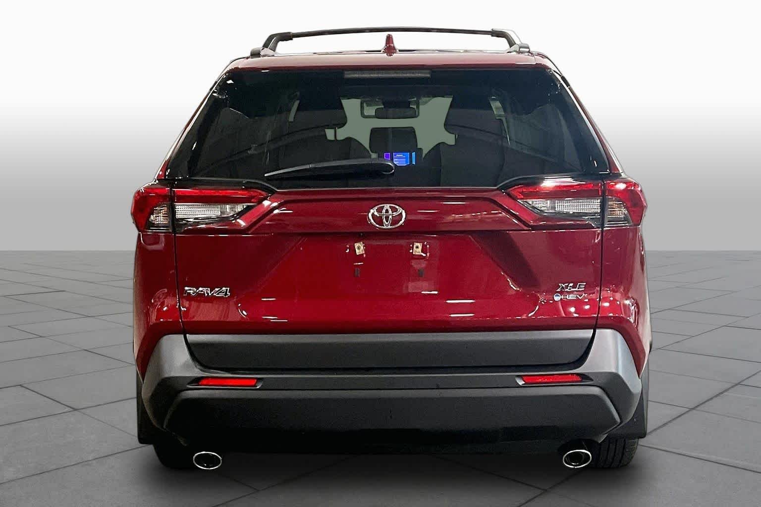 Used 2025 Ruby Flare Pearl Toyota Hybrid XLE image 5