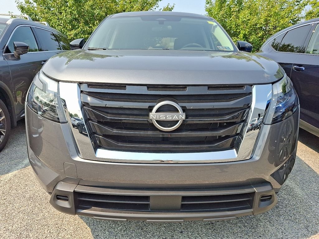 Used 2025 Gray Nissan S image 2