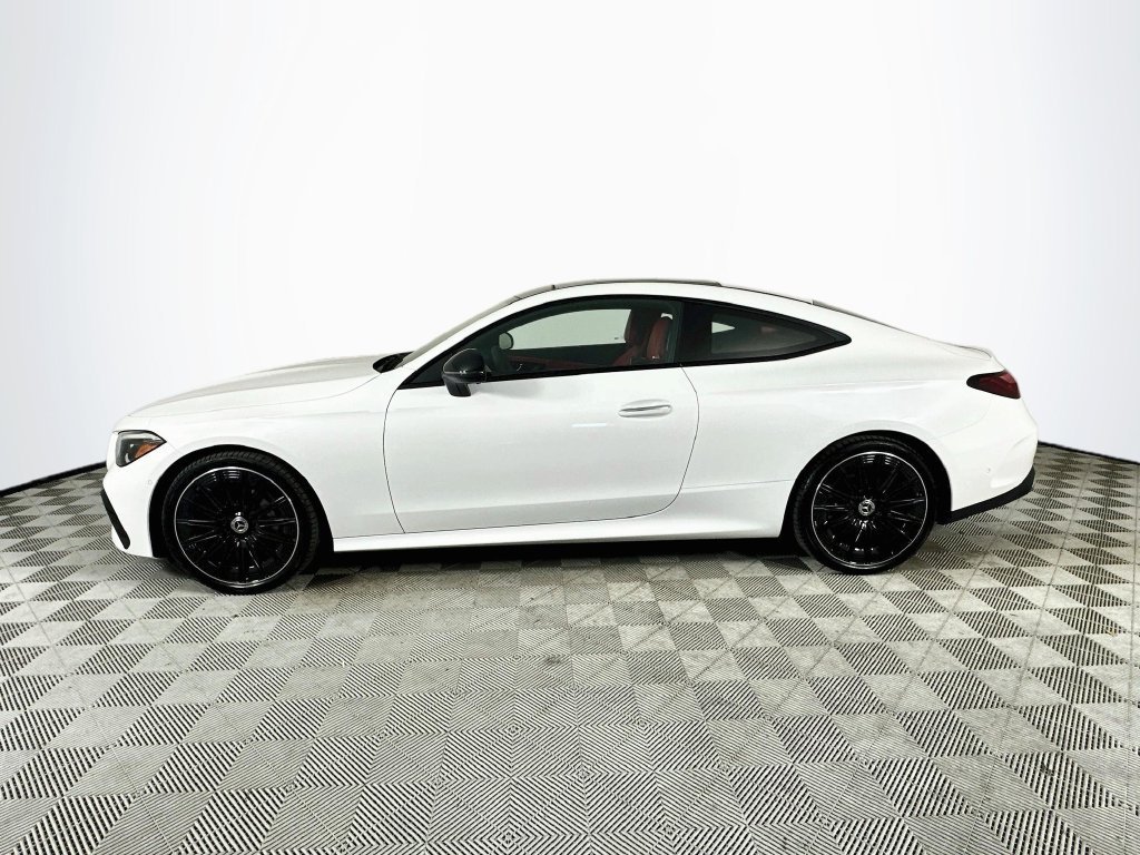 New 2026 MANUFAKTUR Moonlight White Metallic Mercedes-Benz CLE 300 image 4