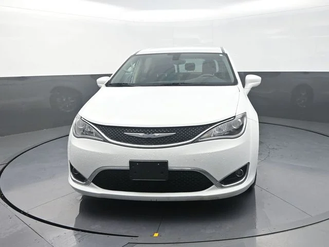 Used 2018 White Chrysler Touring Plus image 2