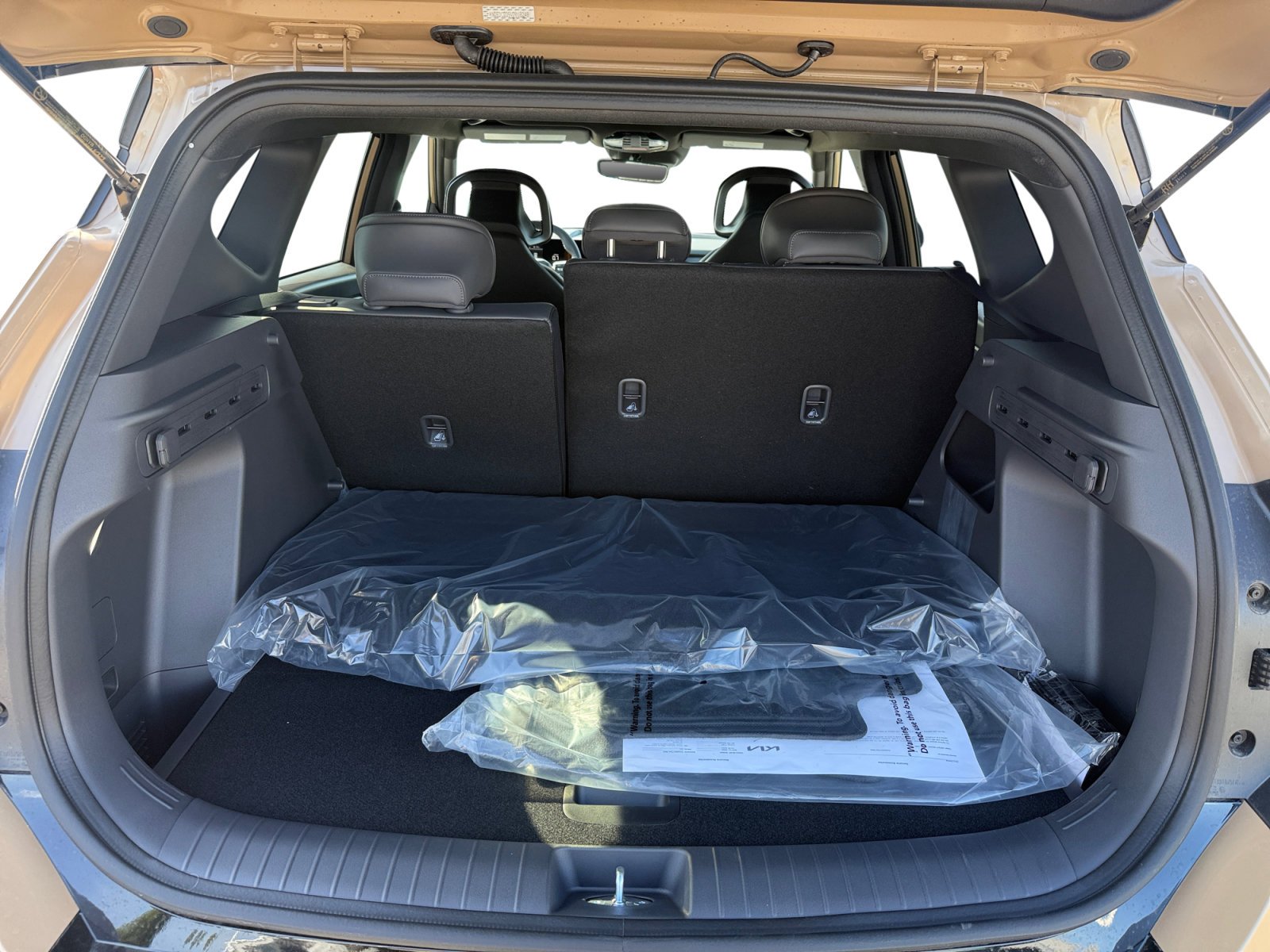 New 2027 Terrain Brown / Black Roof Kia X-Line S image 17
