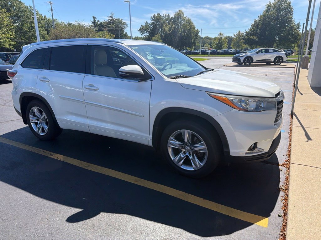 Used 2015 White Toyota Limited Platinum V6 image 8