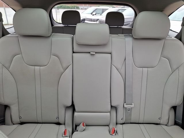 Used 2024 Black Kia S image 19