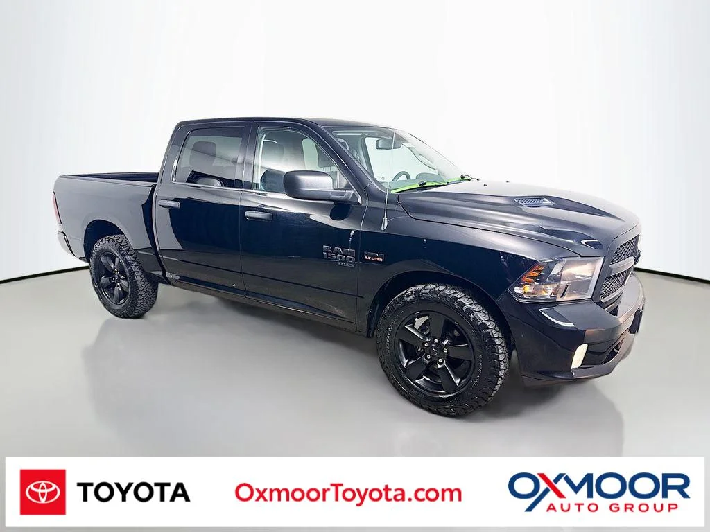 2019 RAM 1500 Classic Express Crew Cab 4x4 5'7's photo