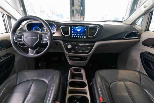 Used 2017 Silver Chrysler Touring image 12
