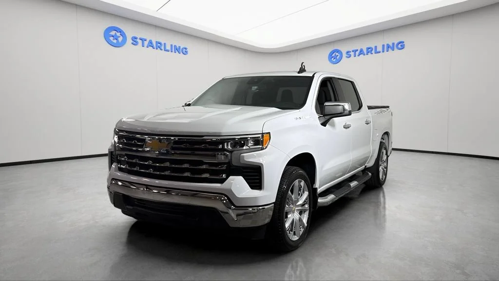 Used 2024 Summit White Chevrolet LT image 16