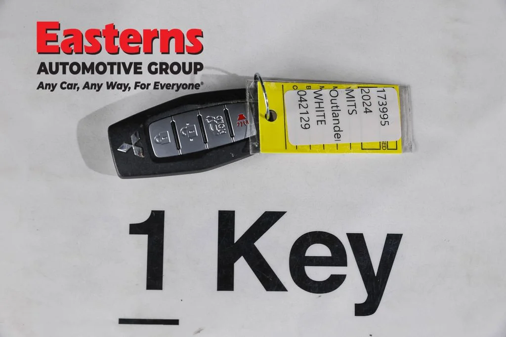 Used 2024 Gray Mitsubishi SE image 24