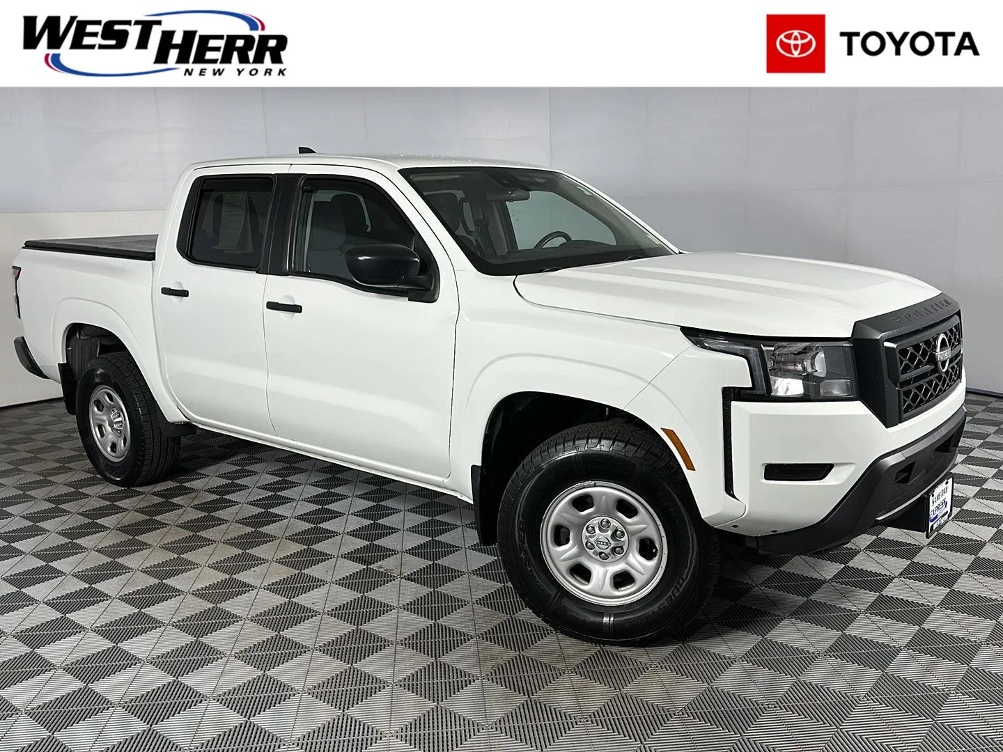 Used 2022 Glacier White Nissan S image 1