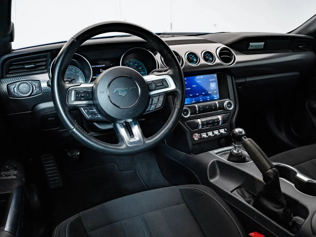Used 2022 Atlas Blue Metallic Ford GT image 4