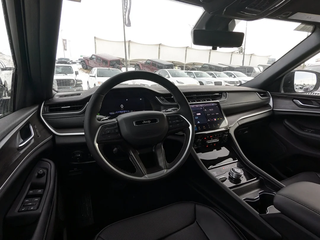 New 2025 Black Jeep Limited - - 4x4 - Luxury Tech II - Black App Pkge - Panoramic Sunroof & More! image 26