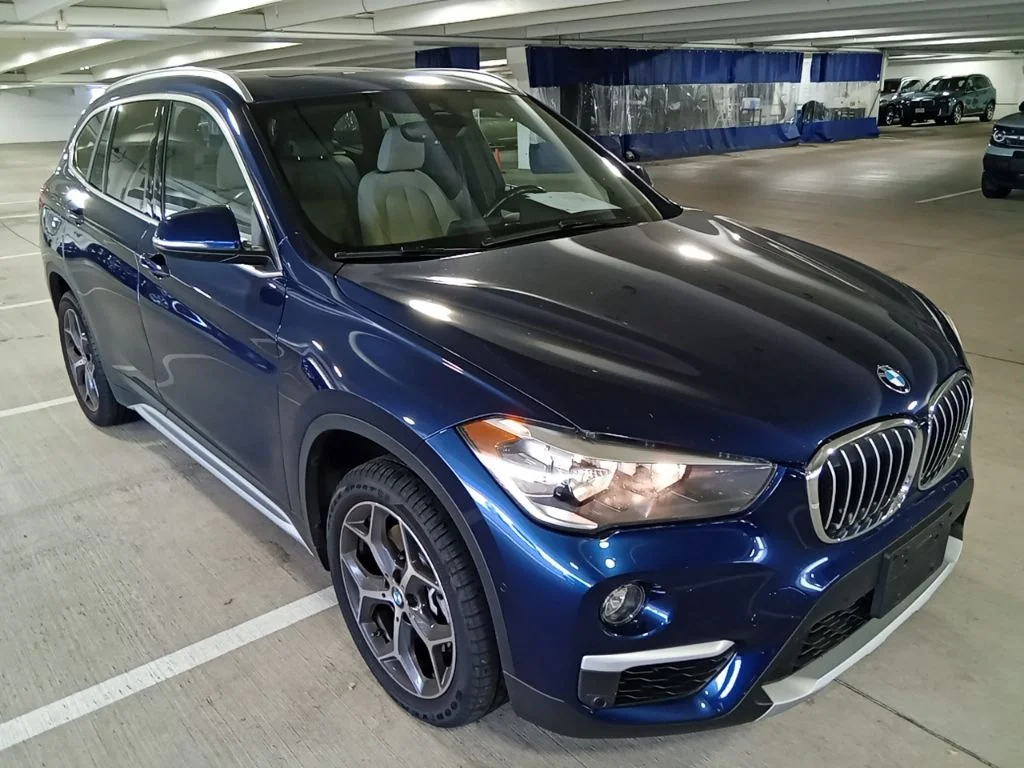 Used 2019 Blue Metallic BMW xDrive28i image 3