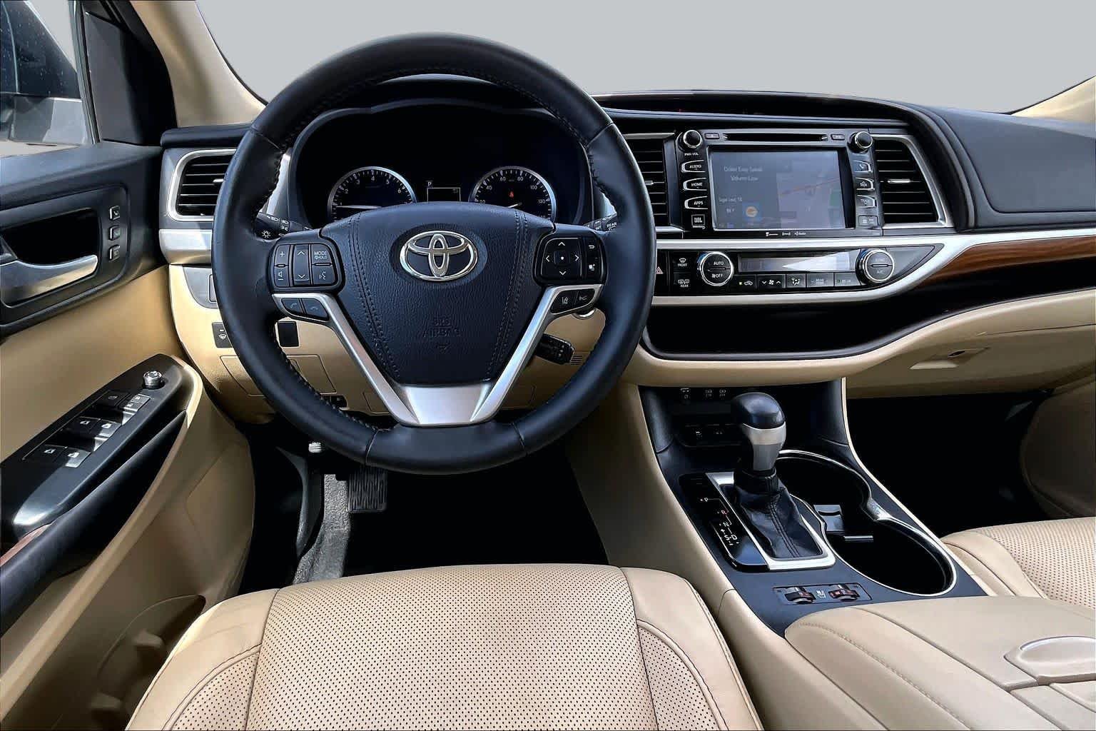 Used 2017 Blizzard Pearl Toyota Limited image 6