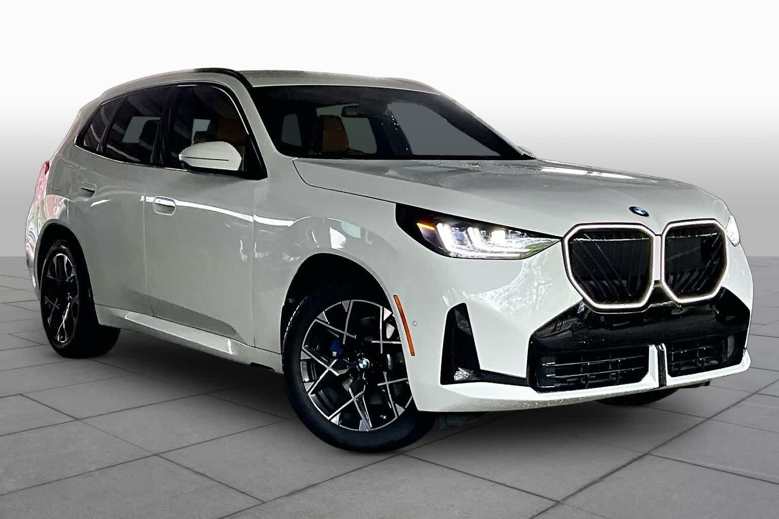 Used 2025 Alpine White BMW 30 xDrive image 2