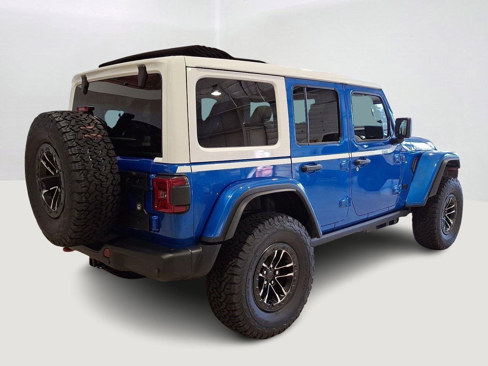 New 2026 Hydro Blue Pearl-Coat Exterior Paint Jeep Rubicon X image 3