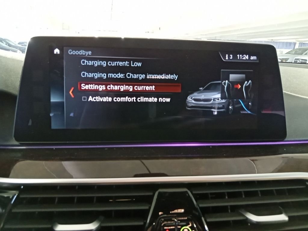 Used 2018 Black Sapphire Metallic BMW 530e xDrive iPerformance image 16