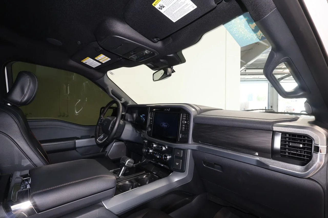 Used 2025 White Ford Lariat image 28
