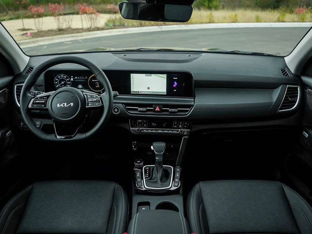 New 2026 Snow White Pearl Kia SX AWD image 14