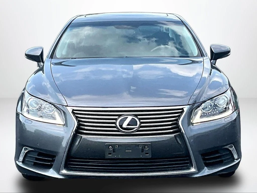 Used 2016 Gray Lexus 460 image 3
