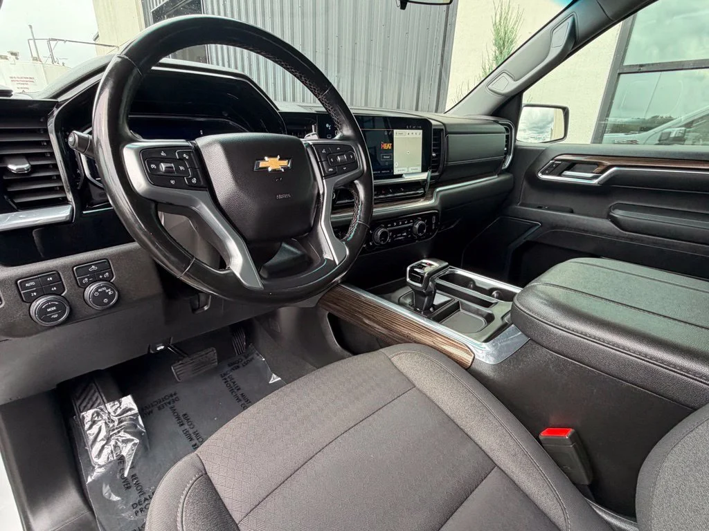 Used 2023 White Chevrolet LT image 11