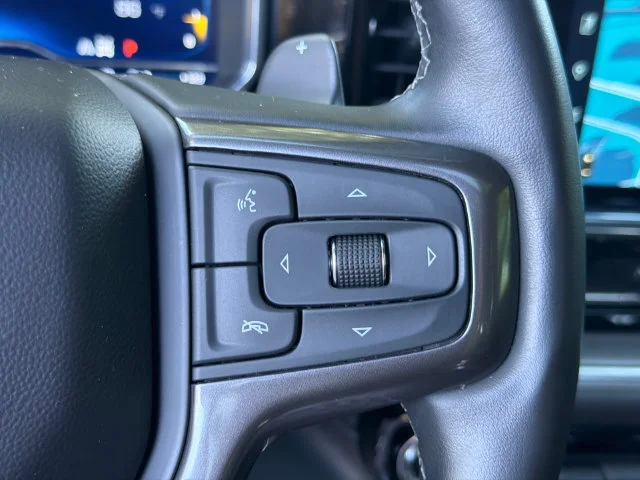 Used 2024 Iridescent Pearl Tricoat Chevrolet High Country image 25