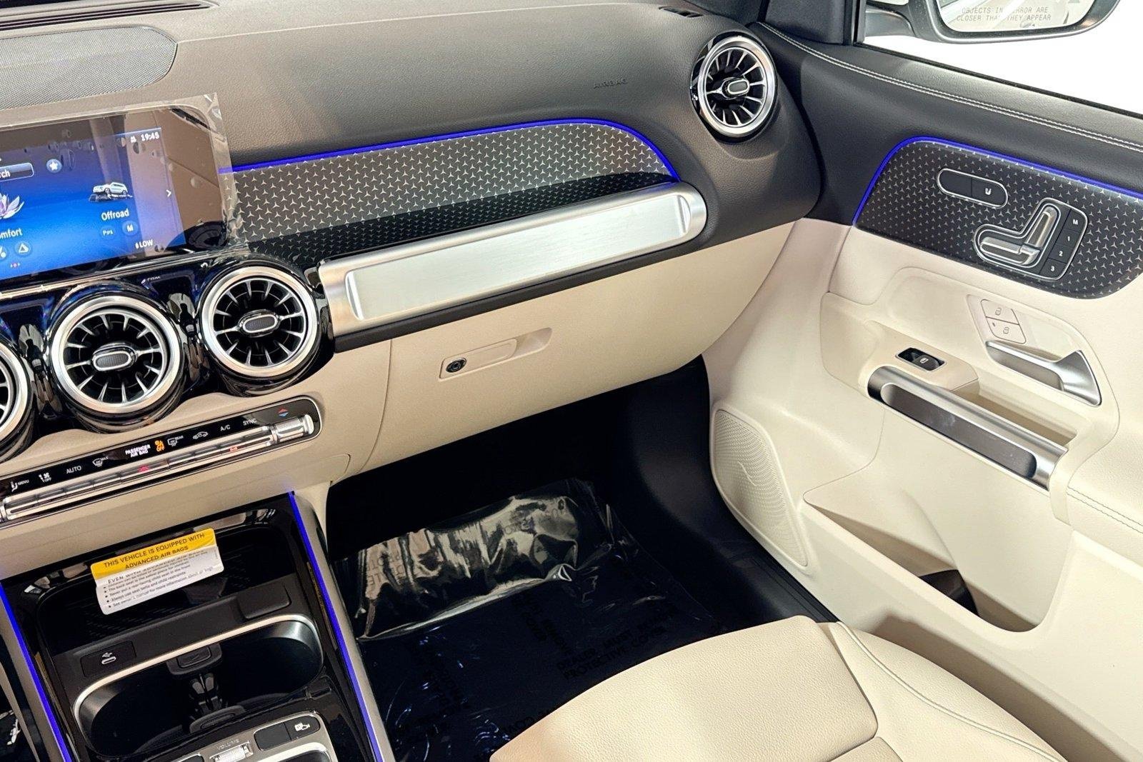 New 2026 Polar White Mercedes-Benz GLB 250 image 21