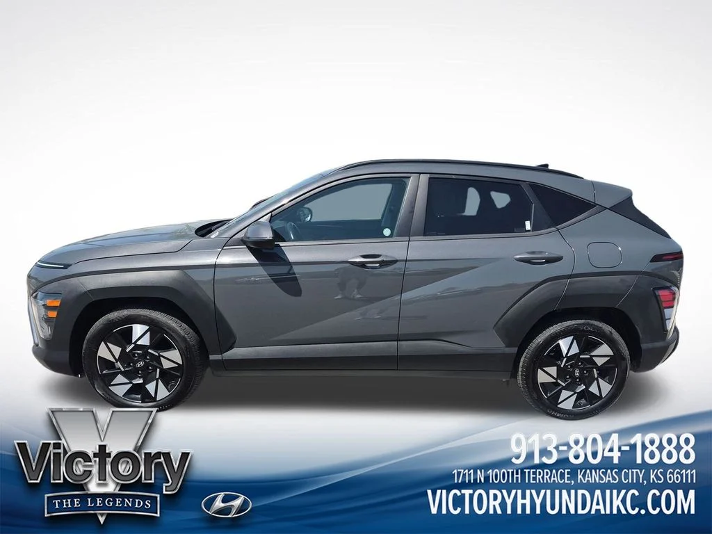 Used 2025 Gray Hyundai SEL image 2
