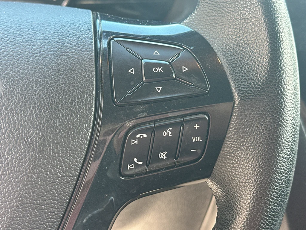 Used 2018 White Platinum Metallic Tri-Coat Ford XLT image 17