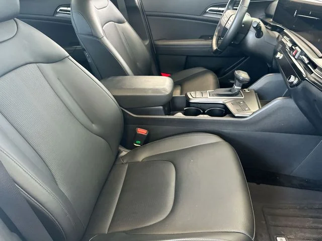 Used 2026 White Kia SX image 28