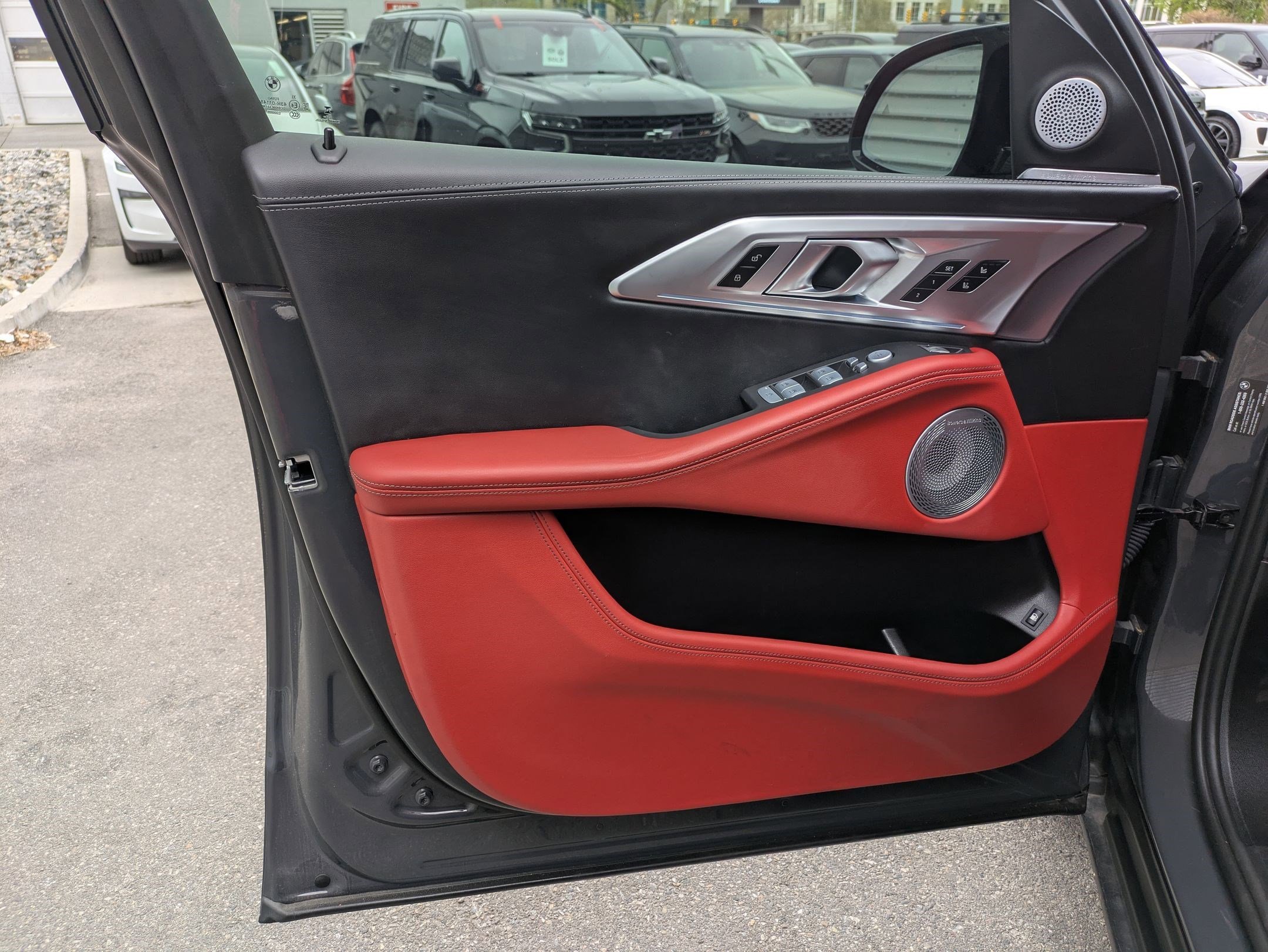 2025 BMW XM Base - Photo 11