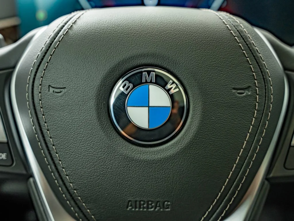 New 2026 Mineral White Metallic BMW xDrive40i image 22