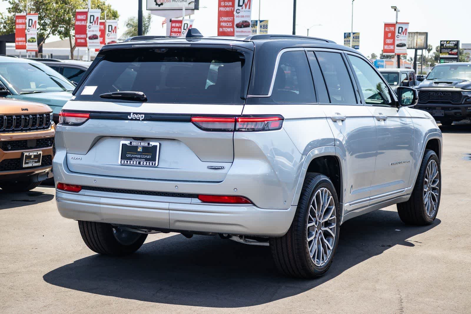New 2026 Jeep Grand Cherokee Summit Sport Utility in Costa Mesa