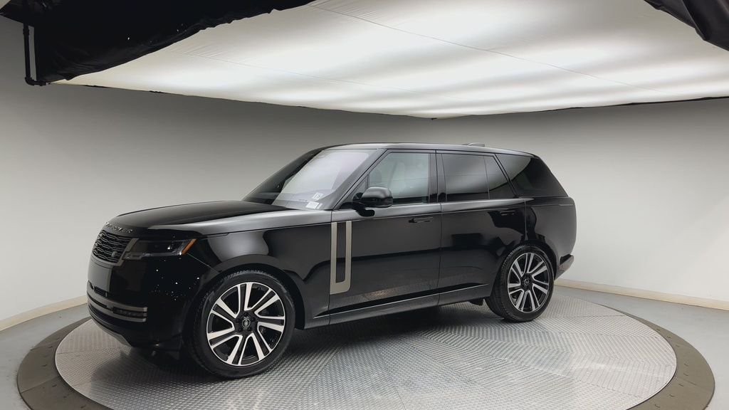 Used 2023 Santorini Black Metallic Land Rover SE image 6