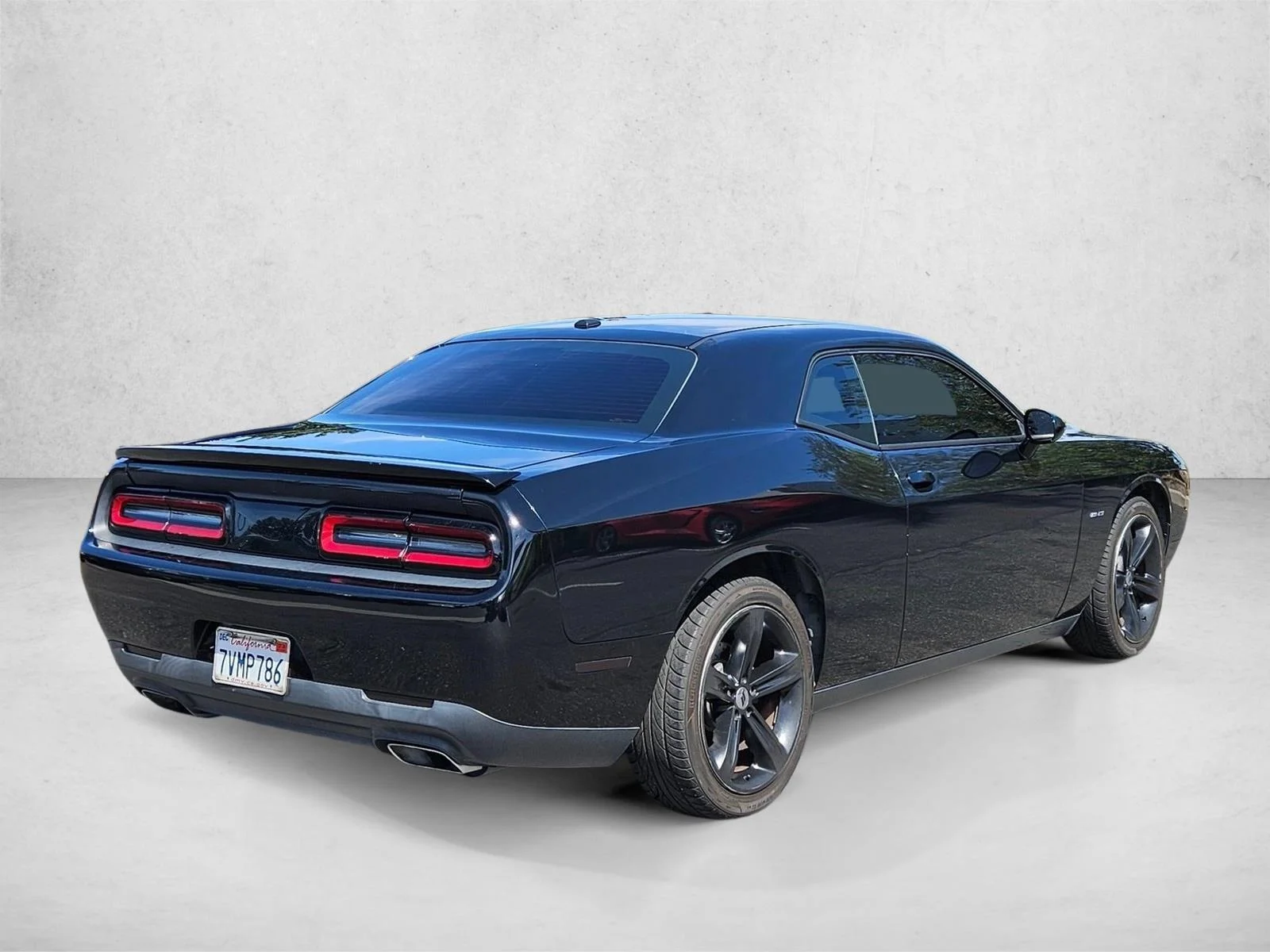 Used 2017 Pitch Black Clearcoat Dodge R/T image 6