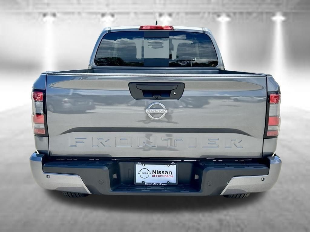 Used 2025 Gray Nissan SV image 8