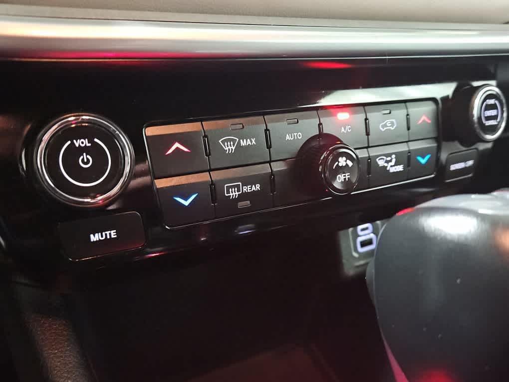 2025 Jeep Compass Limited - Photo 16