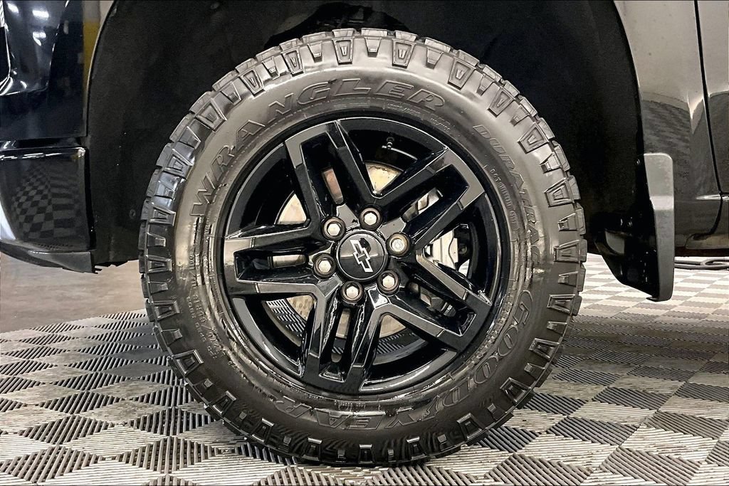 Used 2022 BLACK Chevrolet LT Trail Boss image 8