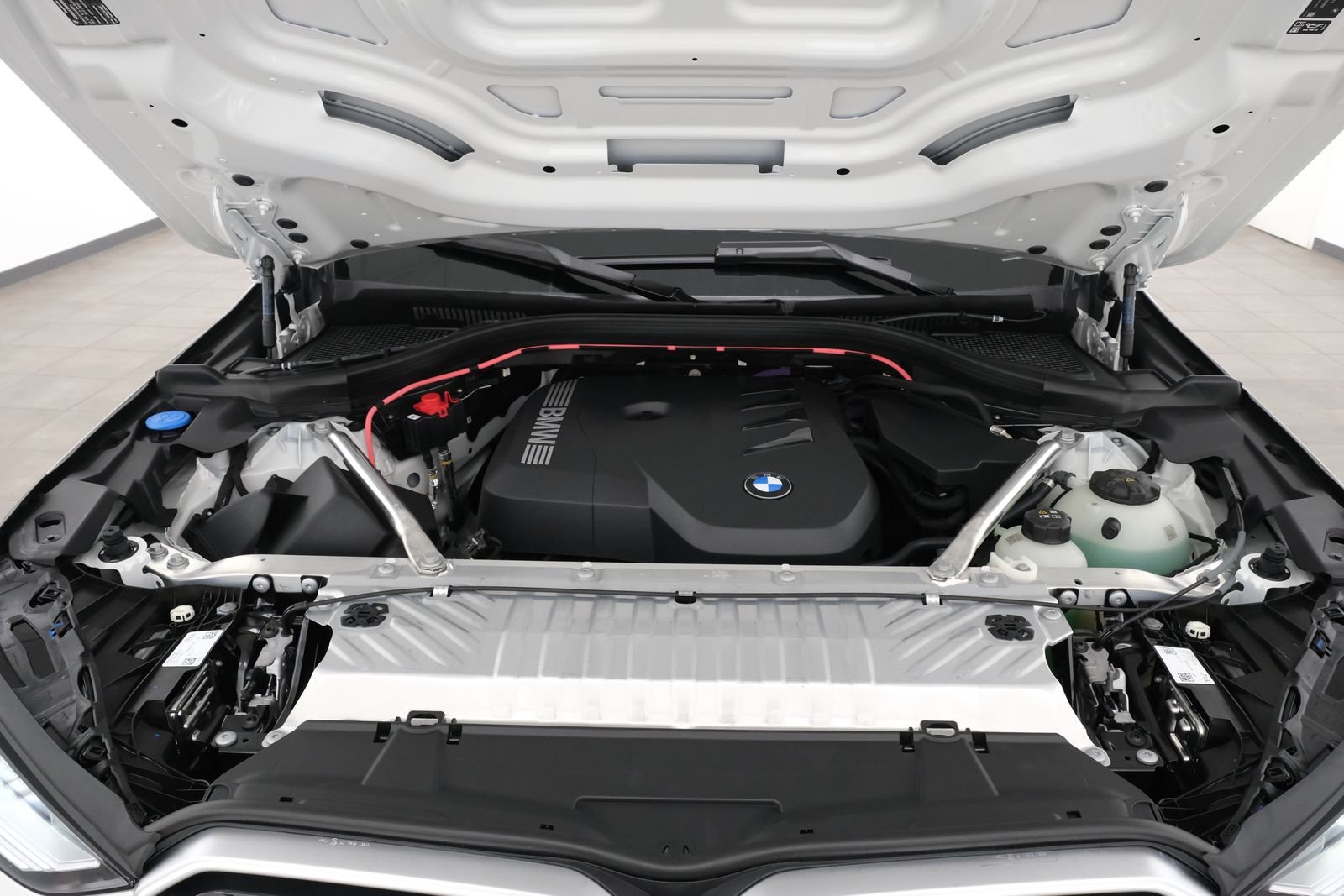New 2026 Alpine White BMW 30 xDrive image 38