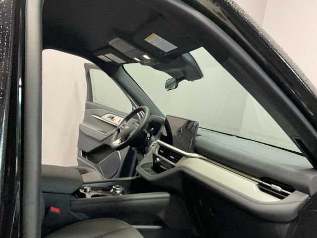 New 2027 Agate Black Metallic Ford Active image 24