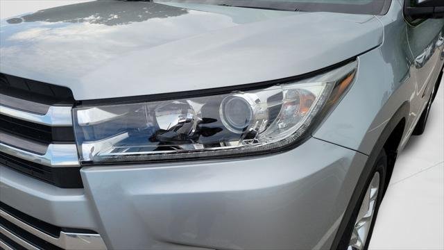 Certified Used 2019 CELESTIAL SILVER METALLIC Toyota  image 25