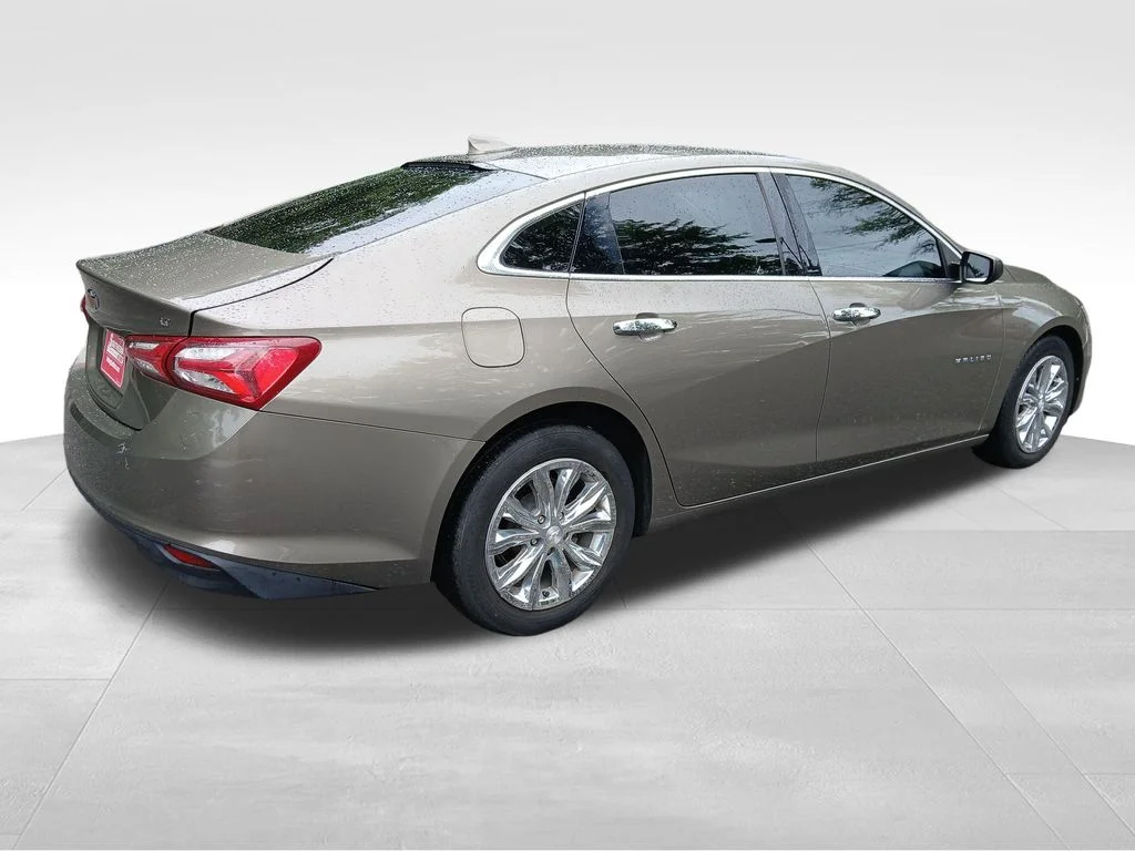 Used 2020 Gray Chevrolet LT image 5