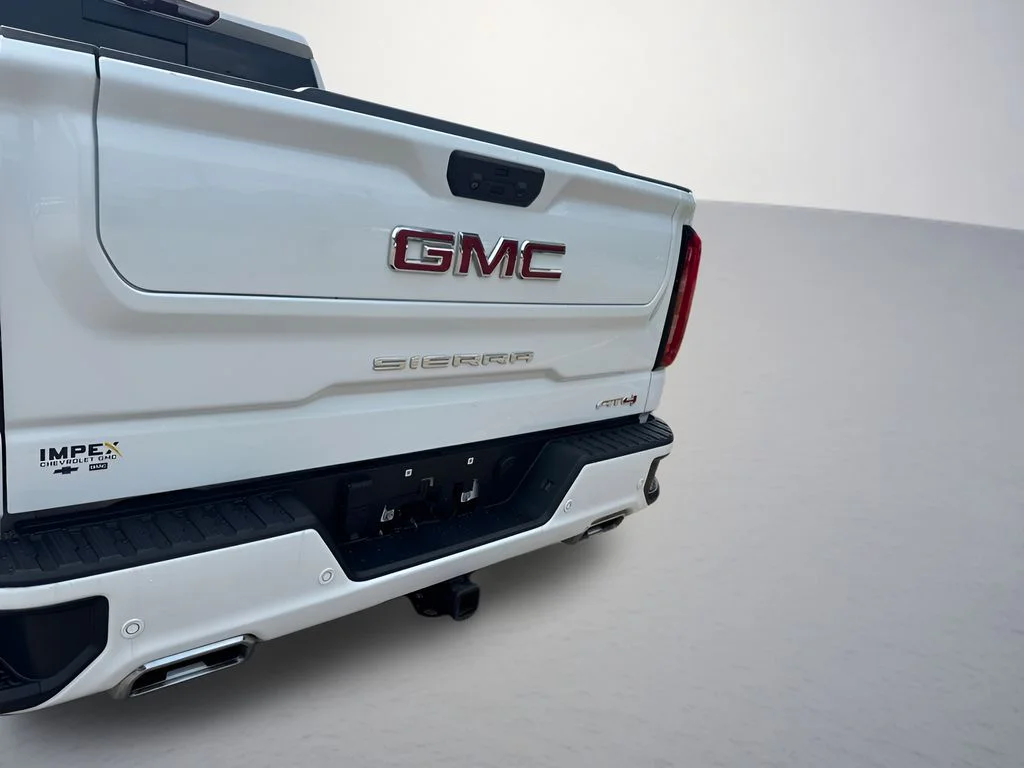 Used 2022 White GMC AT4 image 35