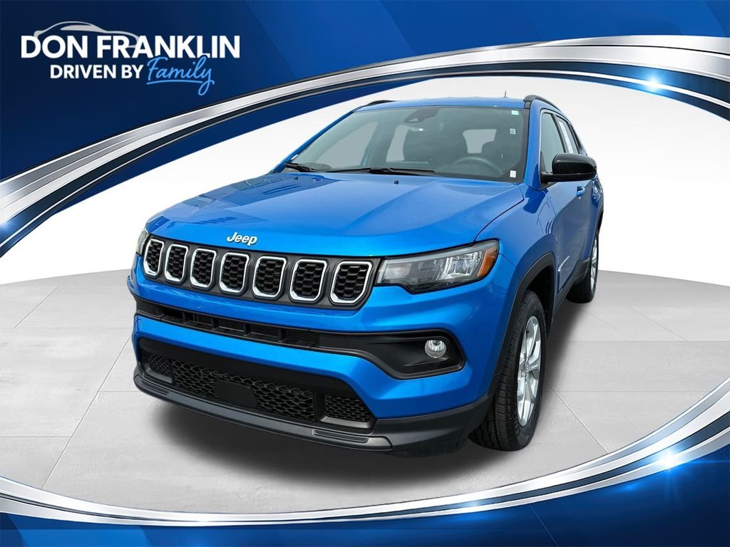 Used 2024 Blue Jeep Latitude image 1