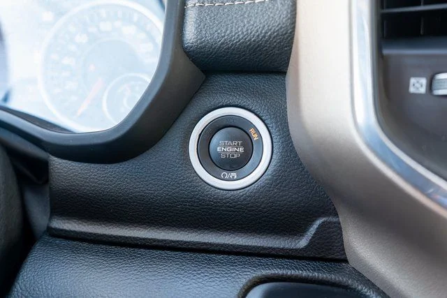 Used 2021 Silver Ram Laramie image 28
