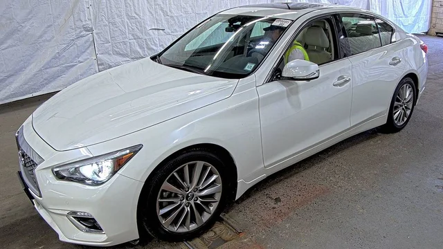 2023 INFINITI Q50 LUXE