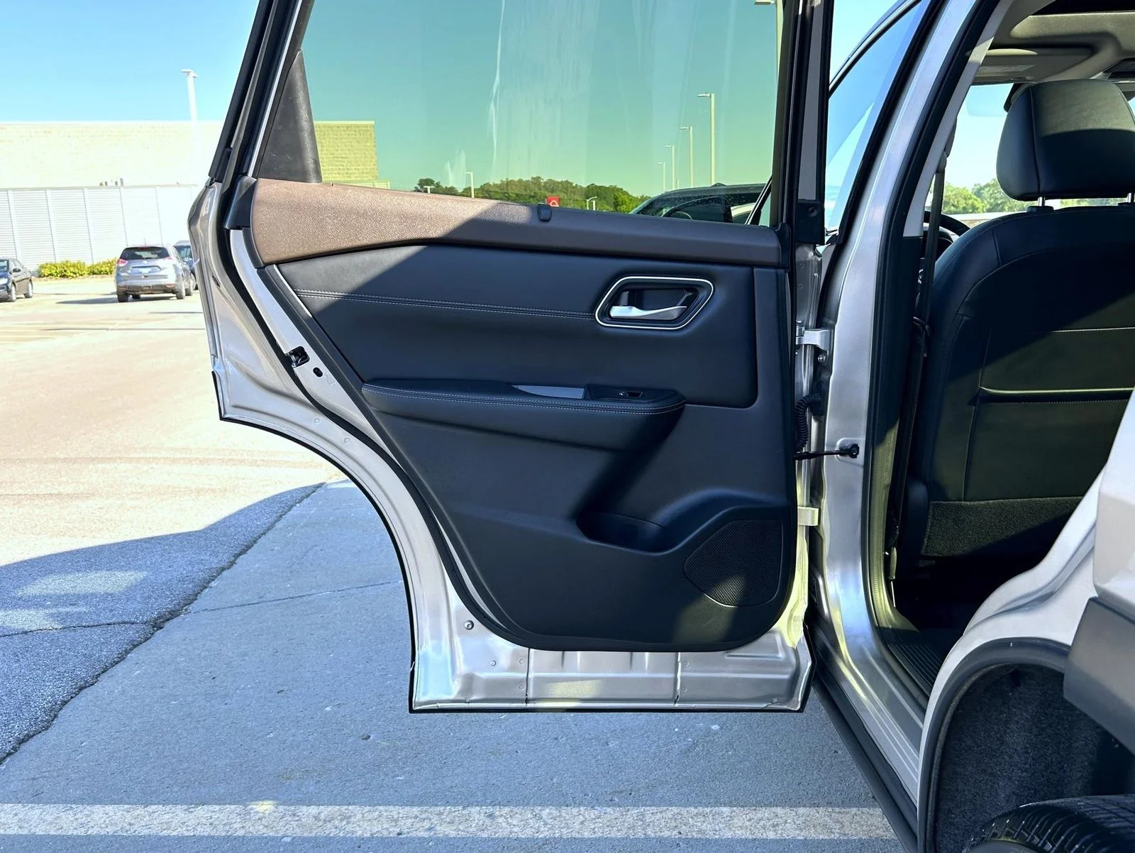 Certified Used 2023 Gold Nissan Platinum image 20