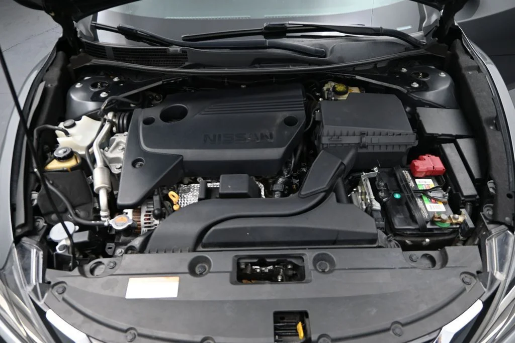 Used 2017 Gray Nissan 2.5 SR image 25