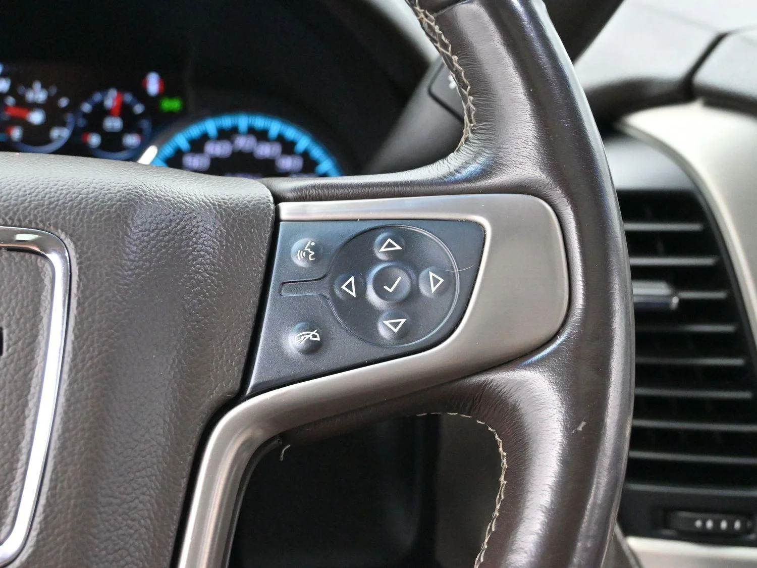 Used 2019 QUICKSILVER METALLIC GMC Denali image 16
