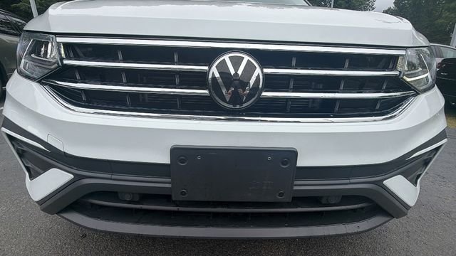 Used 2024 White Volkswagen 2.0T SE image 11