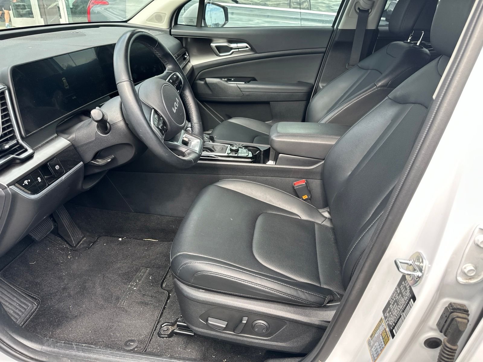 Used 2025 Glacial White Pearl Kia EX image 12